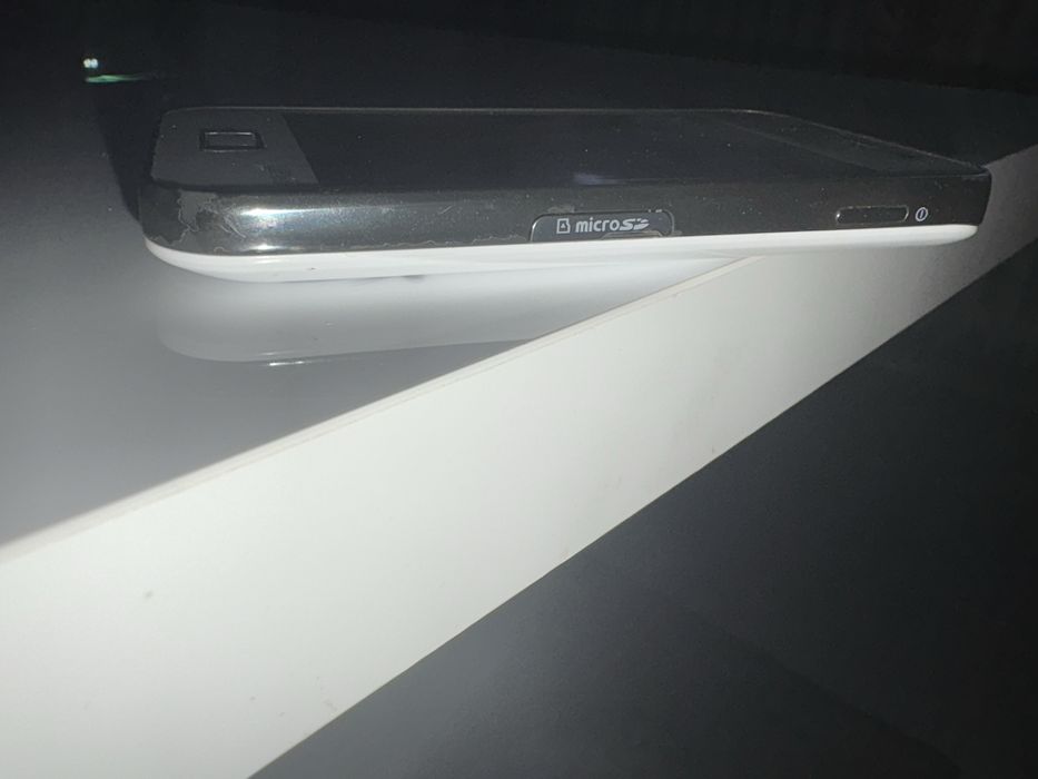 Samsung LaFleur – работещ, запазен, без зарядно