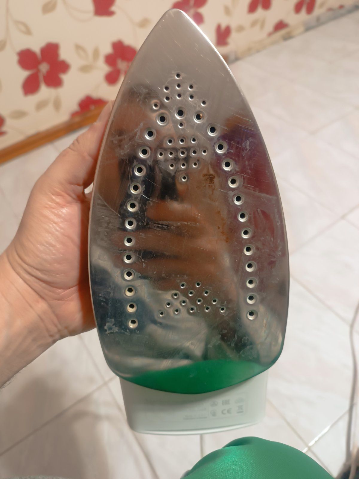 Продавам ютия Bosch