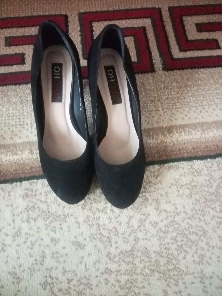Продам туфли женские в хорошем состоянии размер 39 -40