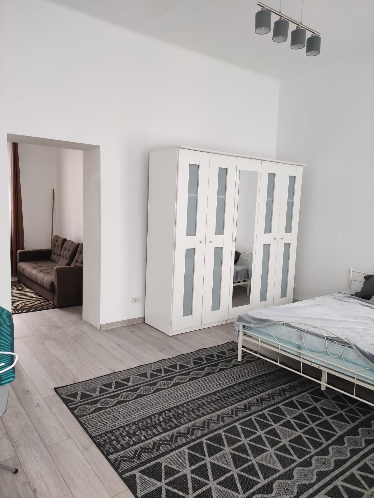 Vand apartament 2 camere Podgoria-Gara
