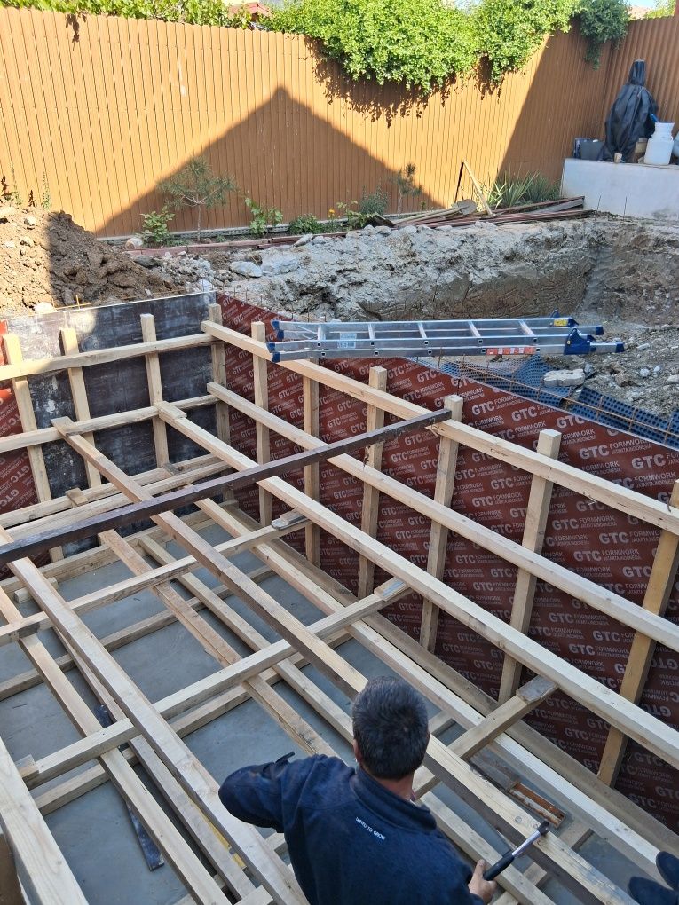 Construim beciuri,fose,fundații,planșee,acoperiș!