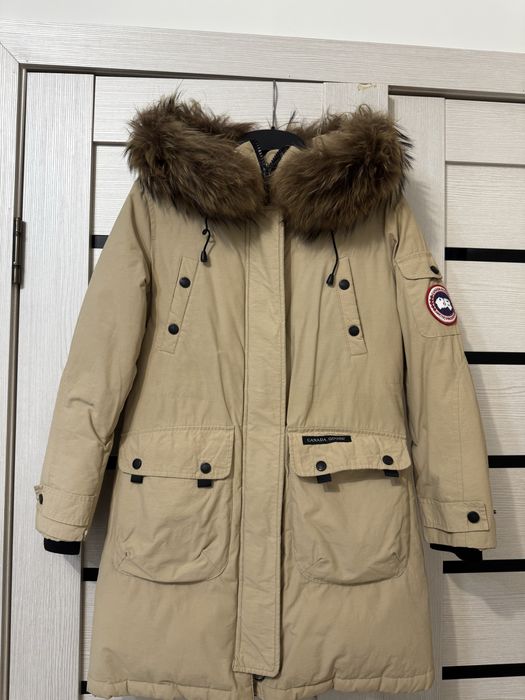 Пуховик Canada goose