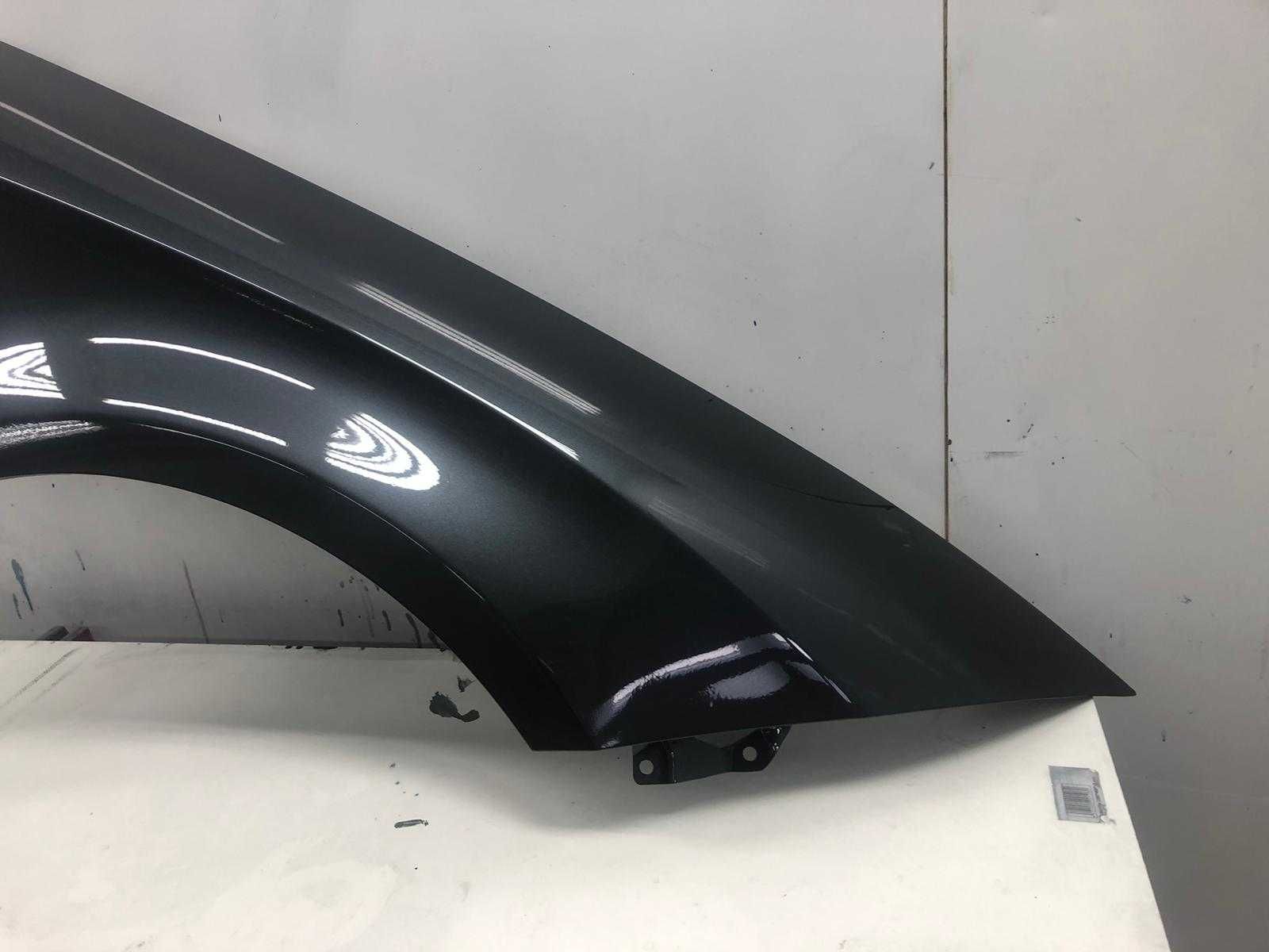 Aripa Fata Dreapta Seat Leon An 2005-2009 (LX7Z (Gri Inchis))