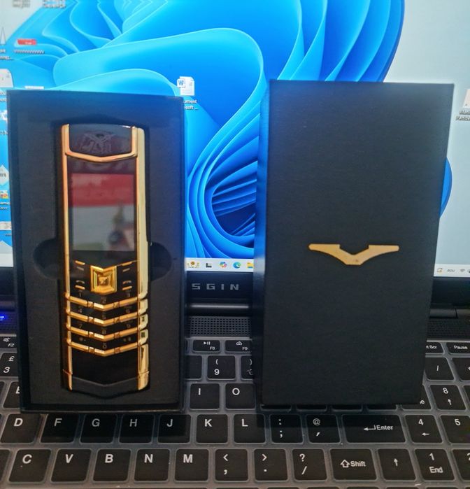 Telefon Vertu gold