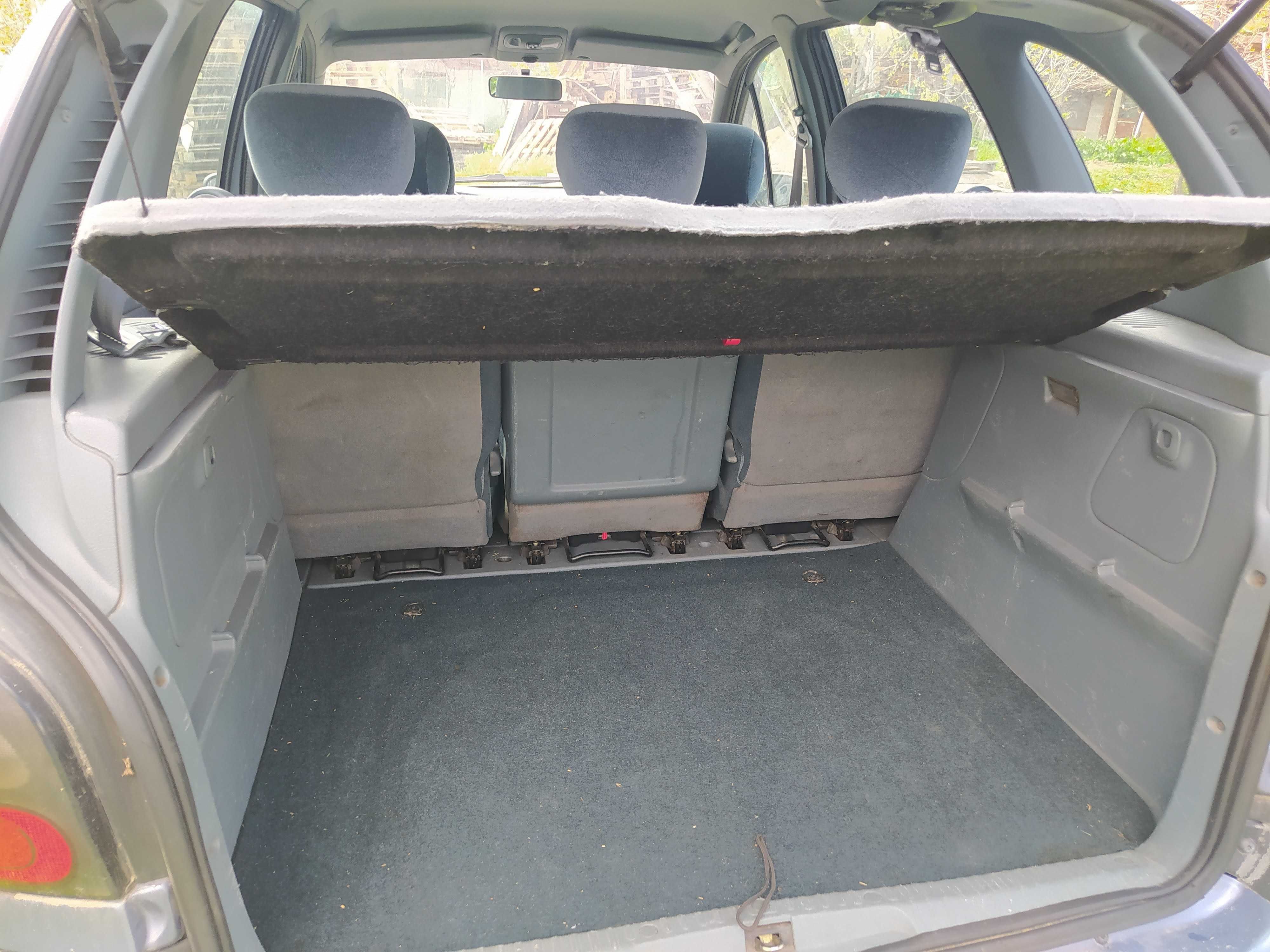 лек автомобил Renault Megan Scenic