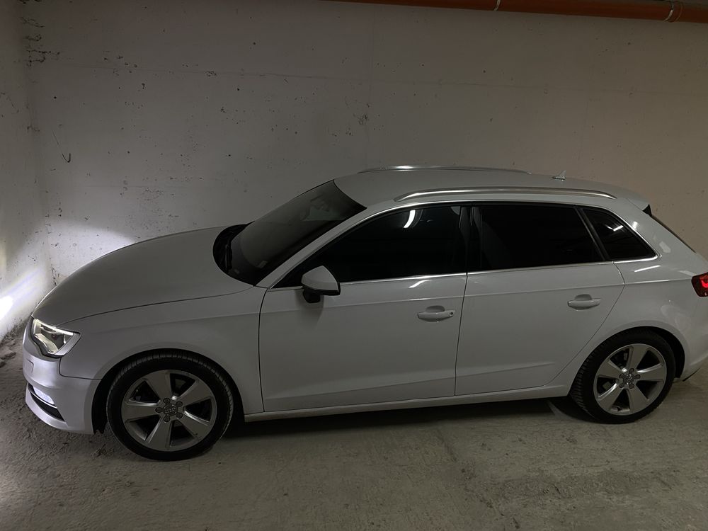 Продавам Audi A3 Sportback TDI 2015