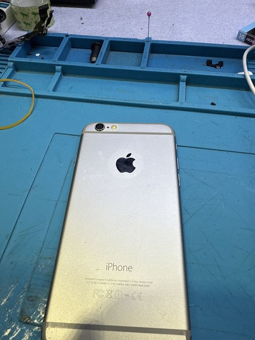 Продаётся iPhone 6, полностью оригинальный.