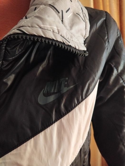 Geaca Nike două fețe