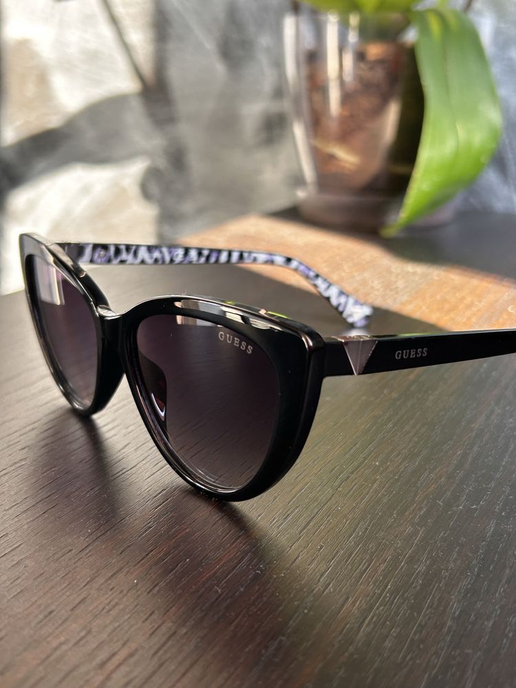 Дамски слънчеви очила Guess
