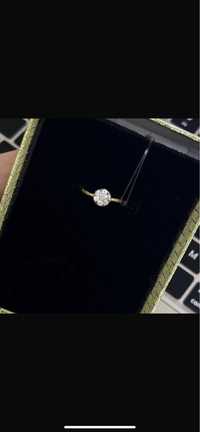 Золотое кольцо с бриллиантом!!!