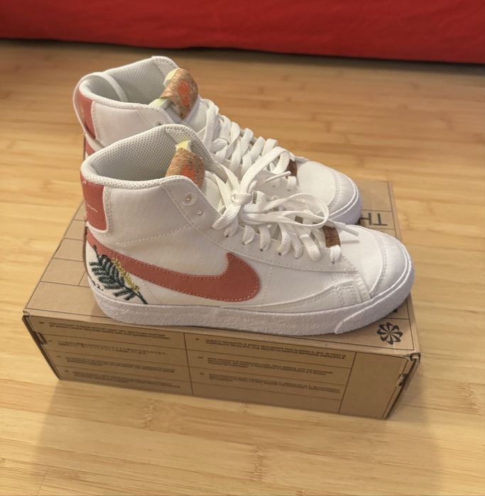 Vand Adidași Nike Blazer Mid 77 SE