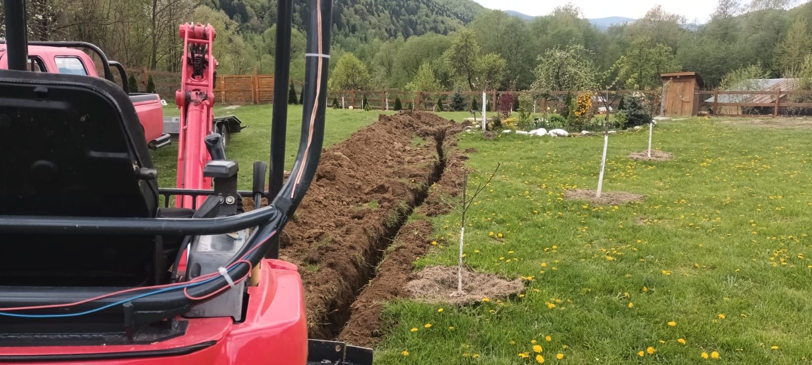 Prestari servicii cu mini-excavator