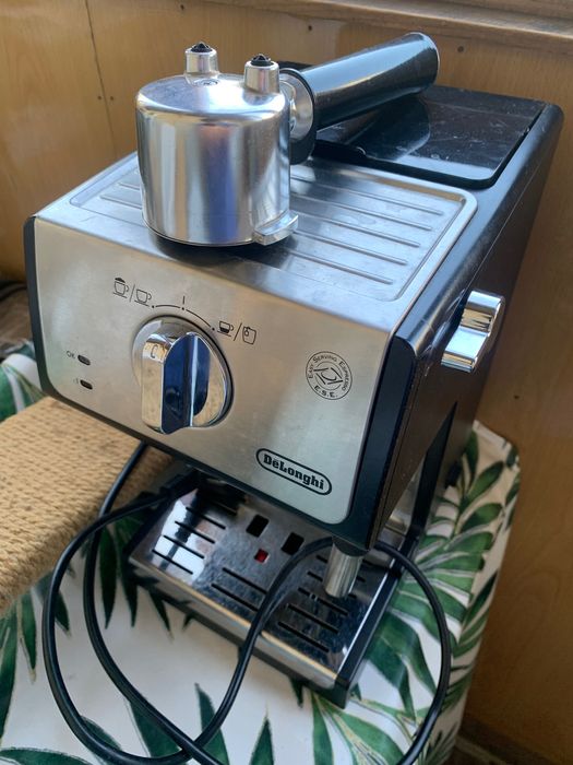 Кофеварка рожковая Delonghi ECP33.21.BK