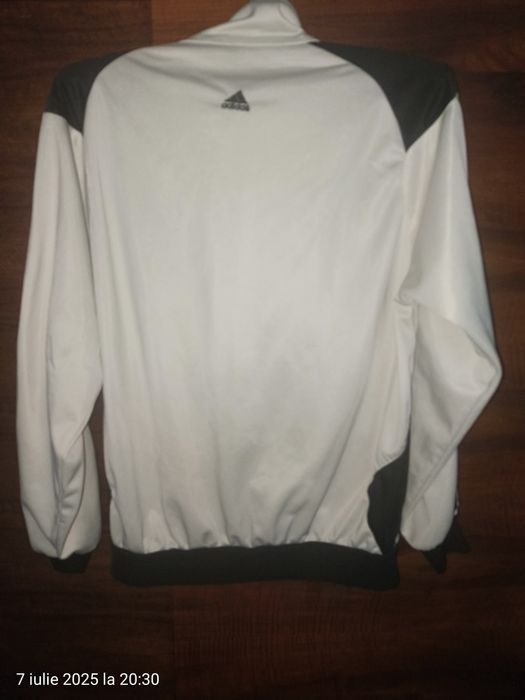 Vând bluză Adidas