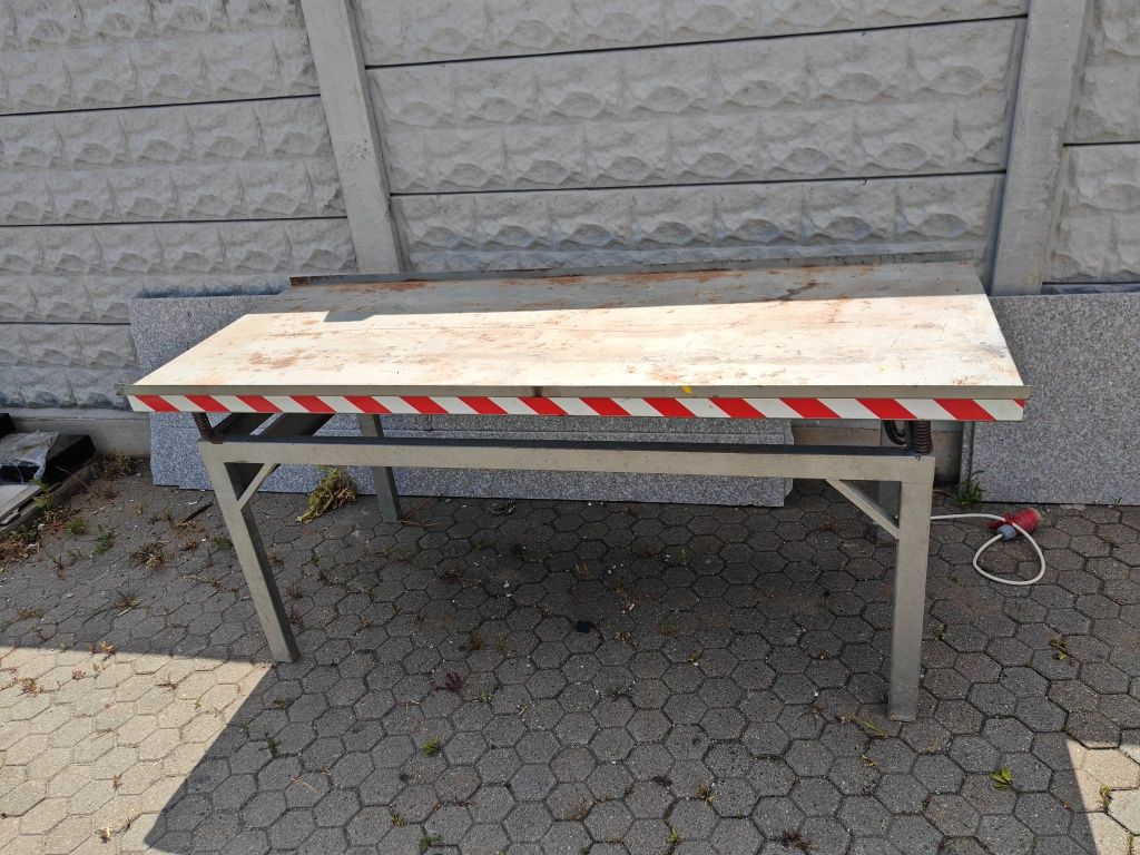 Masa vibratoare vibrantă trifazică