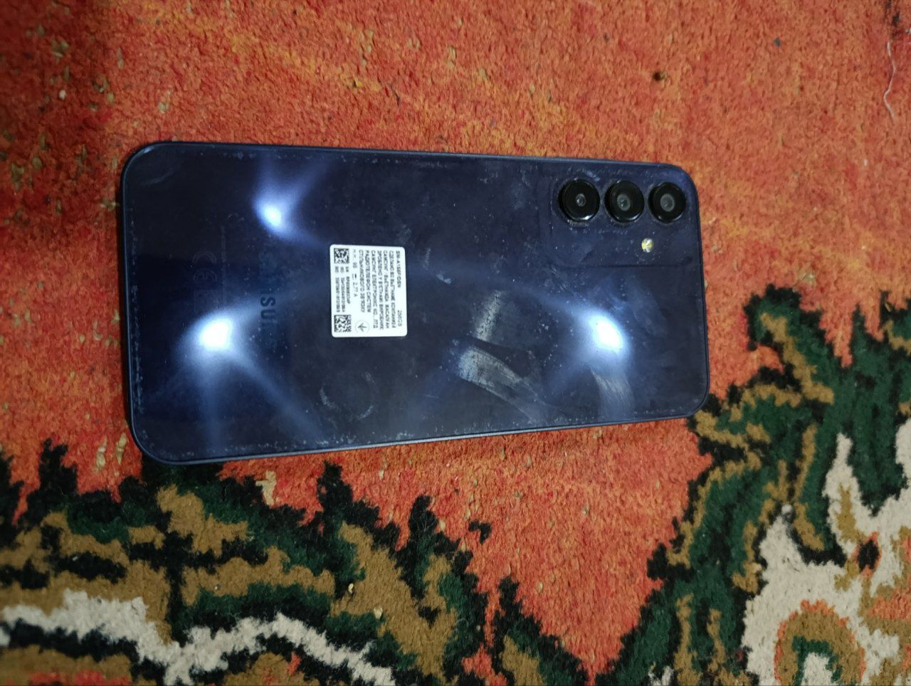 Sotiladi telefon