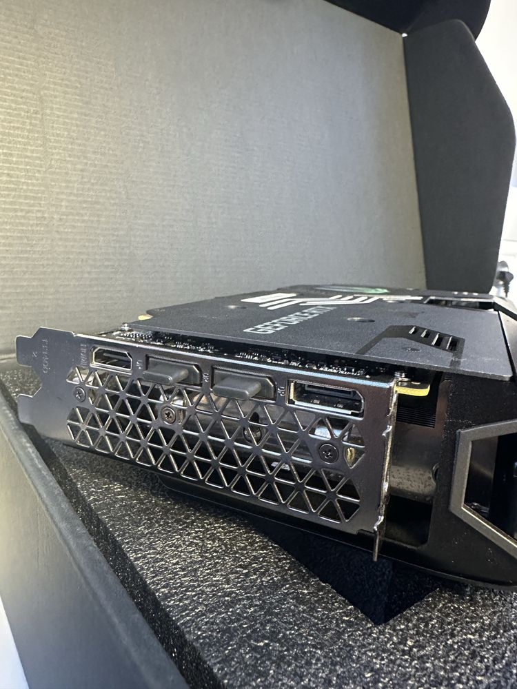 ZOTAC RTX 3070 AMP HoloBlack 8GB – Отлично състояние, почти нова