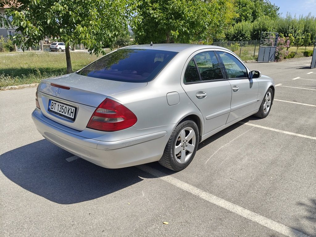 Мерцедес Е200 w211