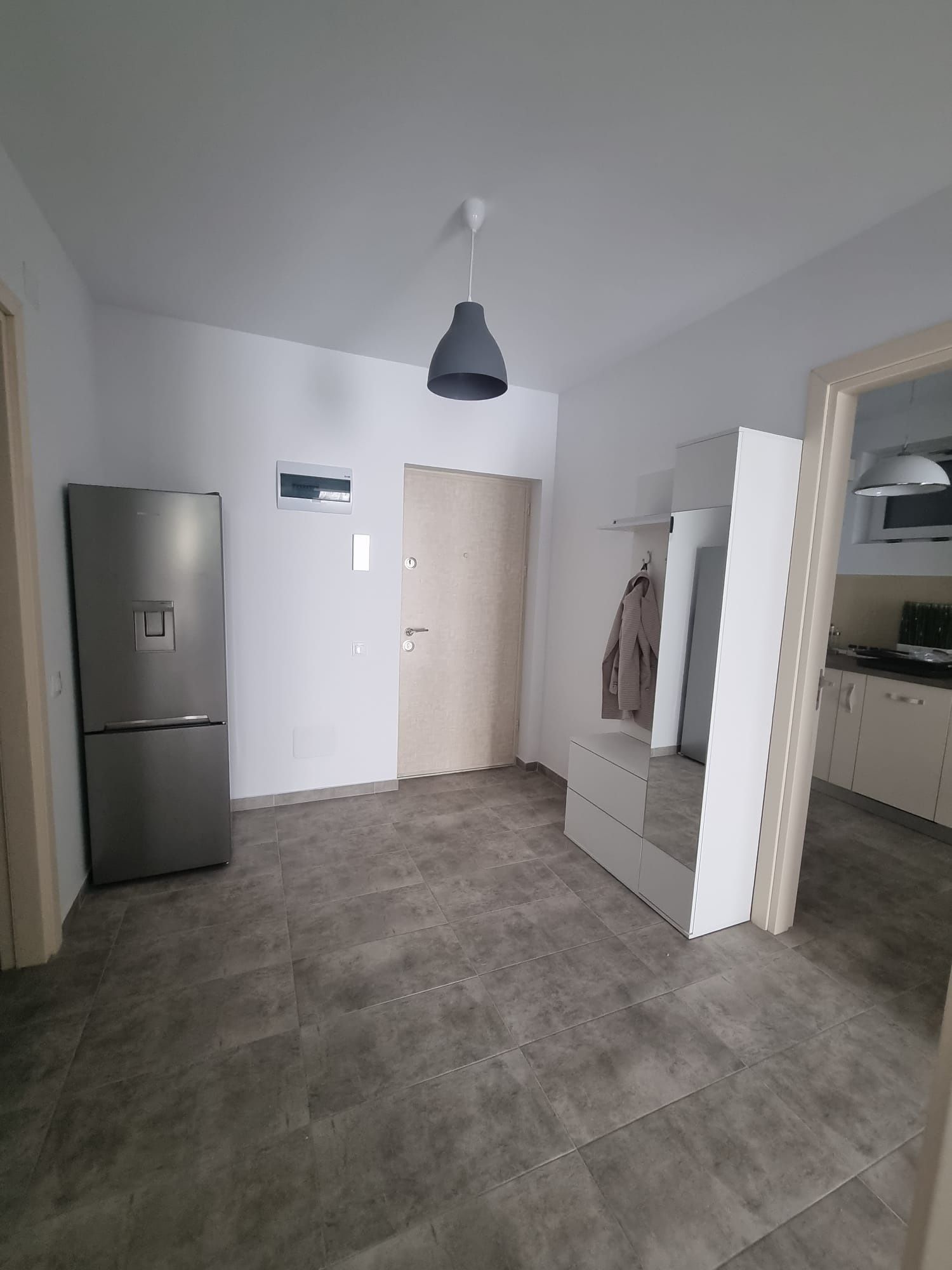 Inchiriez apartament 2 camere, et 2, zona Albert, Ploiesti