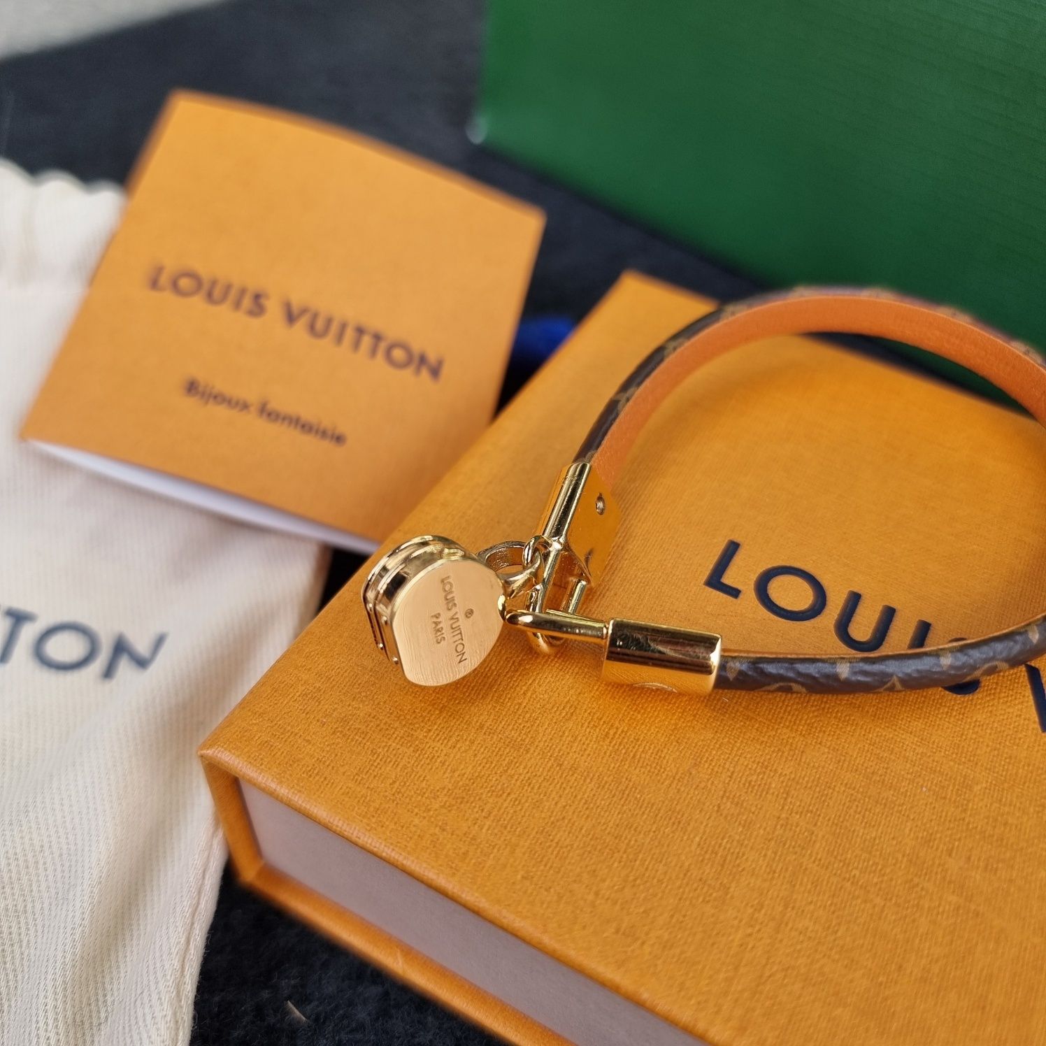 Браслет Louis Vuitton Tribute Charm женский