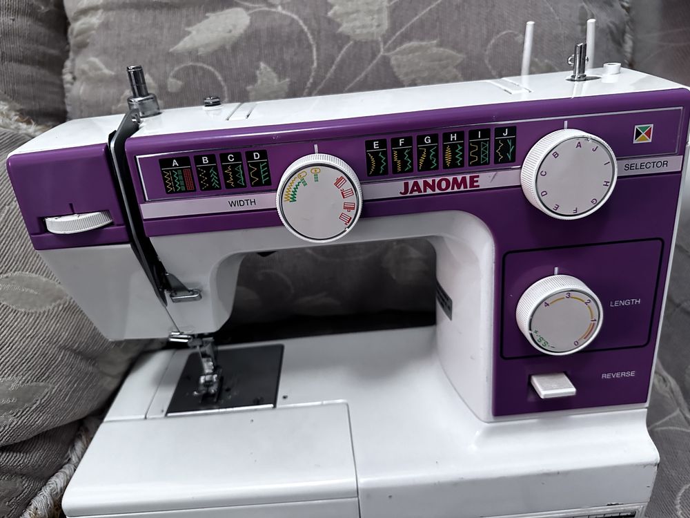 Janome model 391 yaxshi xolatda