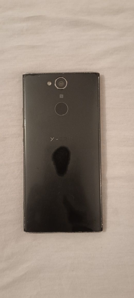 Xperia XA2 в хорошем состоянии