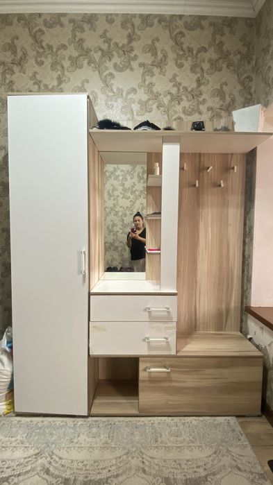 Прихожка продается в хорошем состоянии для дома в мкр тассай самовызов