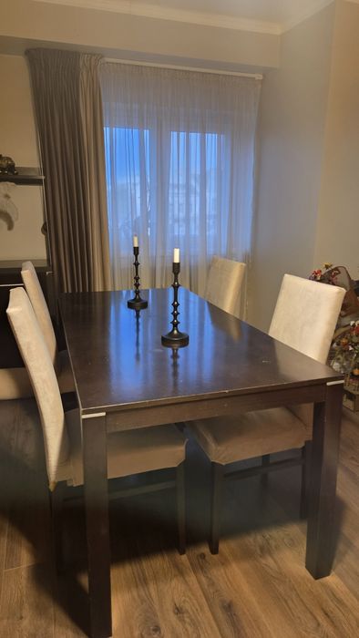 Set living: canapea, fotoliu, măsuță cafea, masa cu 4 scaune