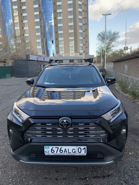 продам машину RAV 4