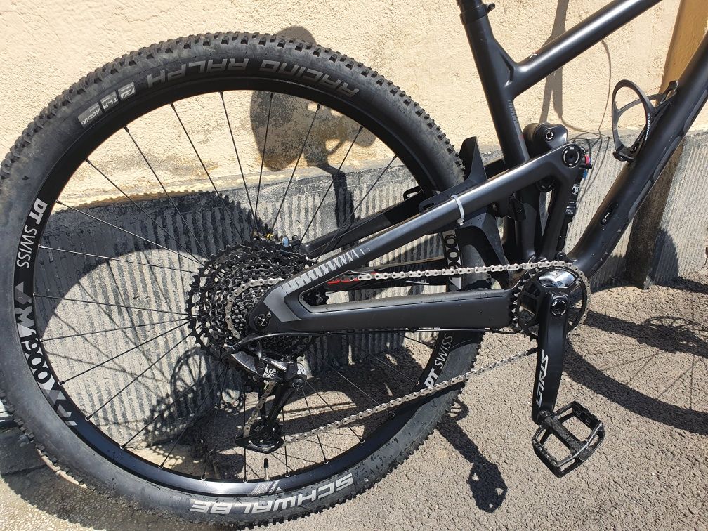 Bicicleta full suspension,cadru carbon,M