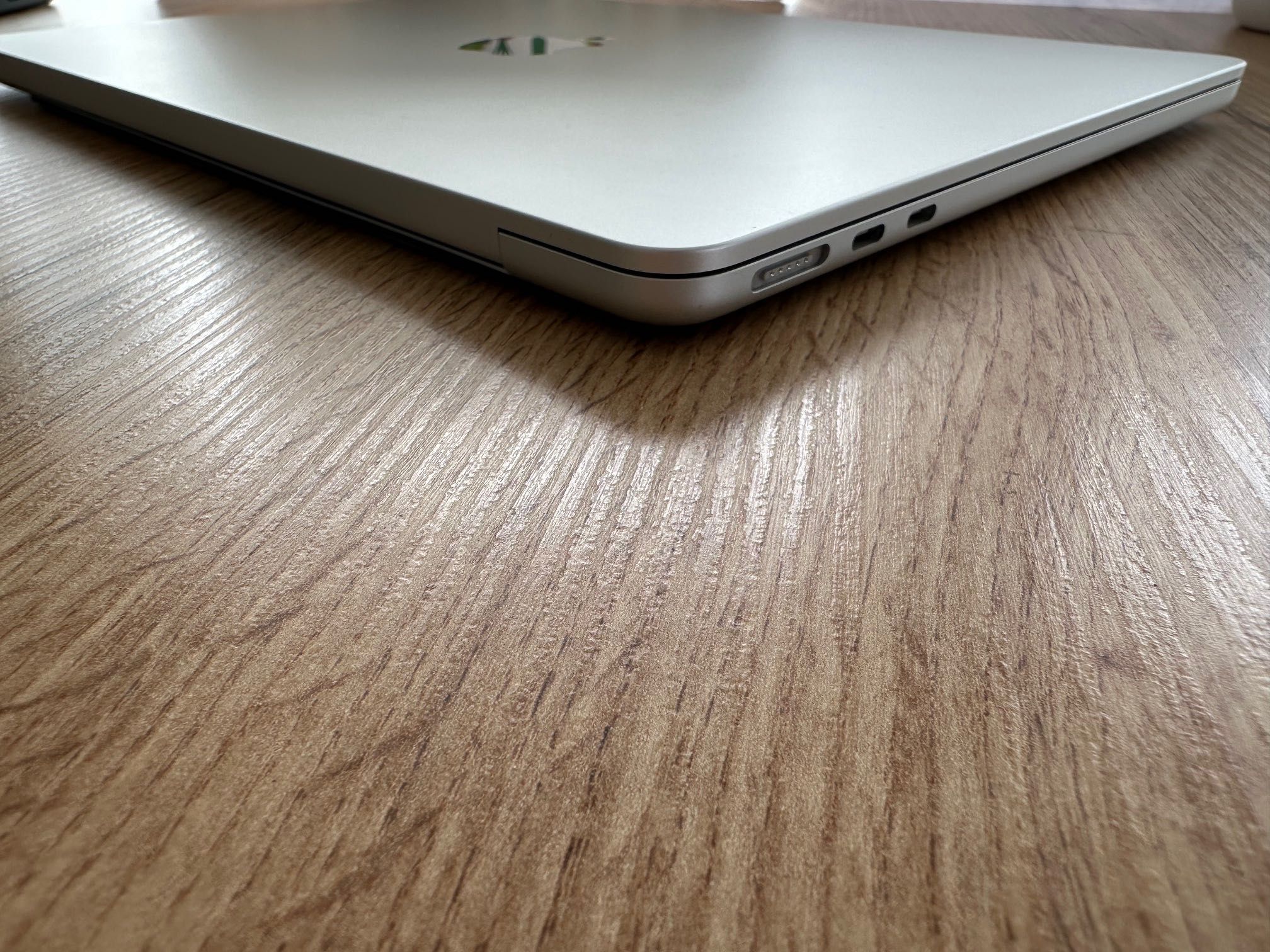 MacBook Air 13" M2 Chip 8-CPU, 10-GPU, 24GB RAM, 1TB SSD