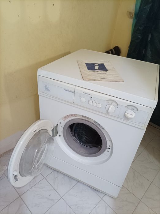 Пералня Електролукс