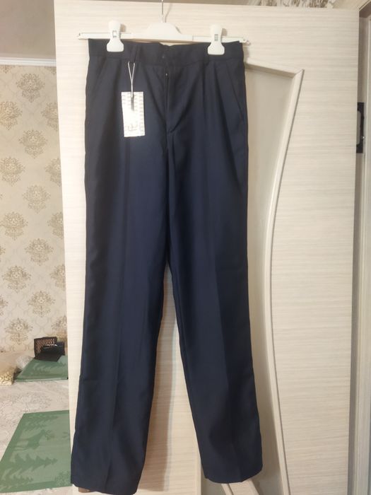 Новые школьные брюки  42