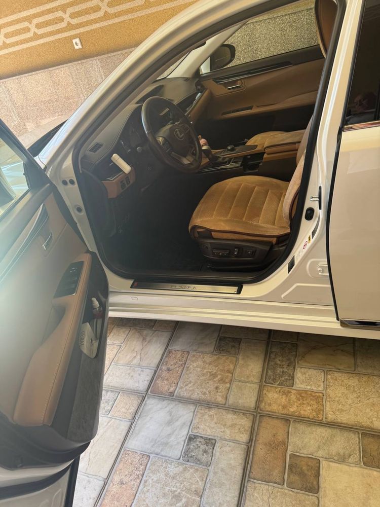 Lexus ES 250 Срочно