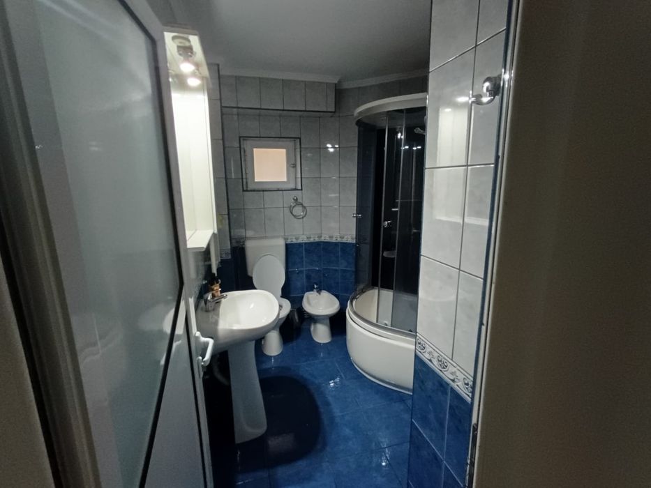 Închiriez apartament cu 3 camere CUG