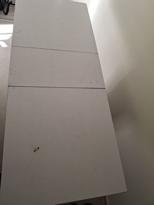 Продавам кухненска маса