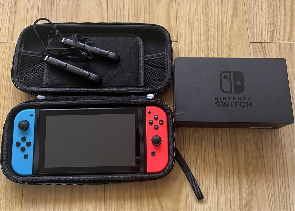 Vând nintendo switch V2