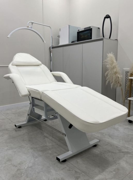 Срочно продам кушетку