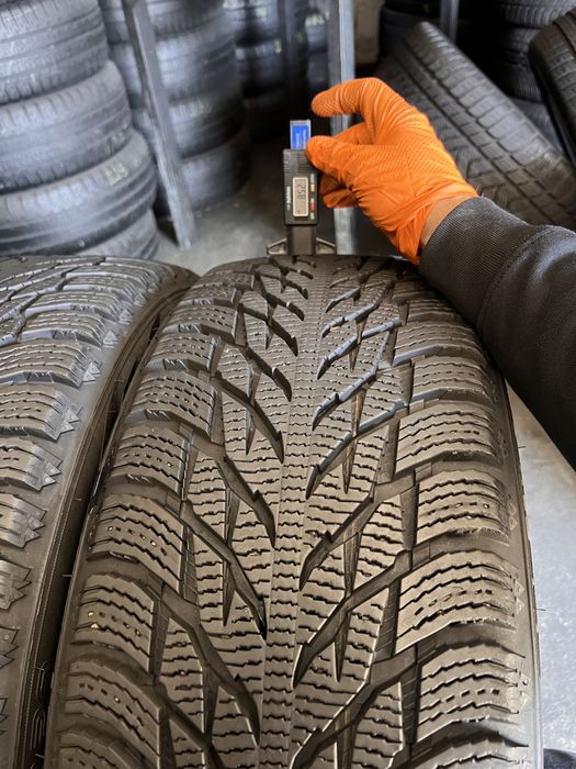 2 anvelope iarna ca NOI 235/45/20 , Nokian , 8.5 mm