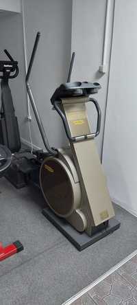 Bicicleta eliptica TechnoGym