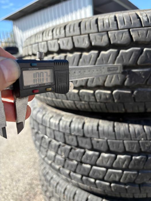 Продавам бусови гуми 225 70 15С Сумитомо