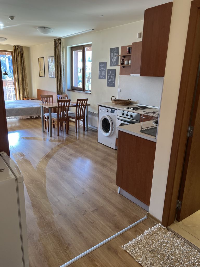 Дава се под наем Едностаен апартамент в Банско - 56 кв.м за 382.5 € - Снимка #1