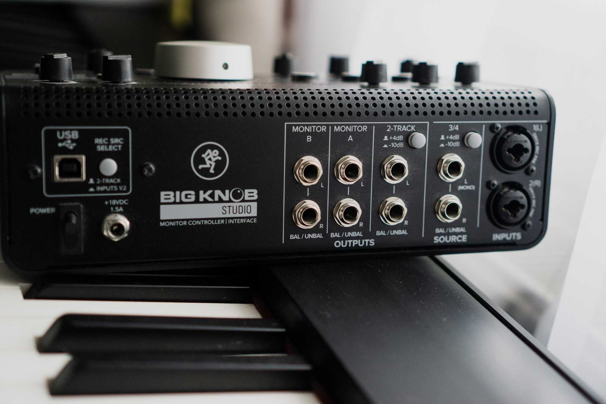 Mackie Big Knob Studio - Interfata audio/placa de sunet de studio