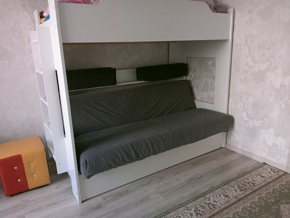 Кровать. Диван. 3 спальных мест