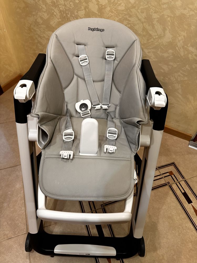 Стульчик для кормления Peg-Perego Siesta Follow Me