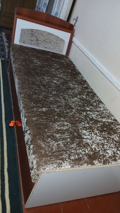 Кровать сотилади 2 та бор бирхил