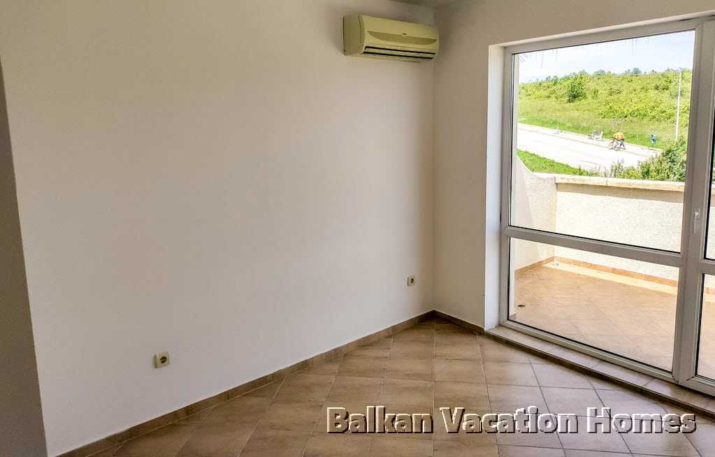 Продава се Тристаен апартамент в Бяла - 102 кв.м за 589 €/кв.м - Снимка #5