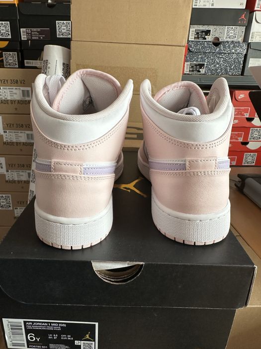 Air Jordan 1 Mid Wash Pink