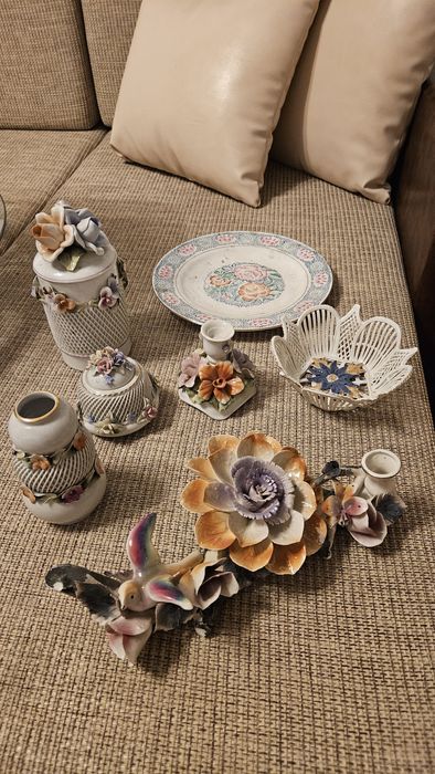 Bibelouri si portelanuri diverse modele