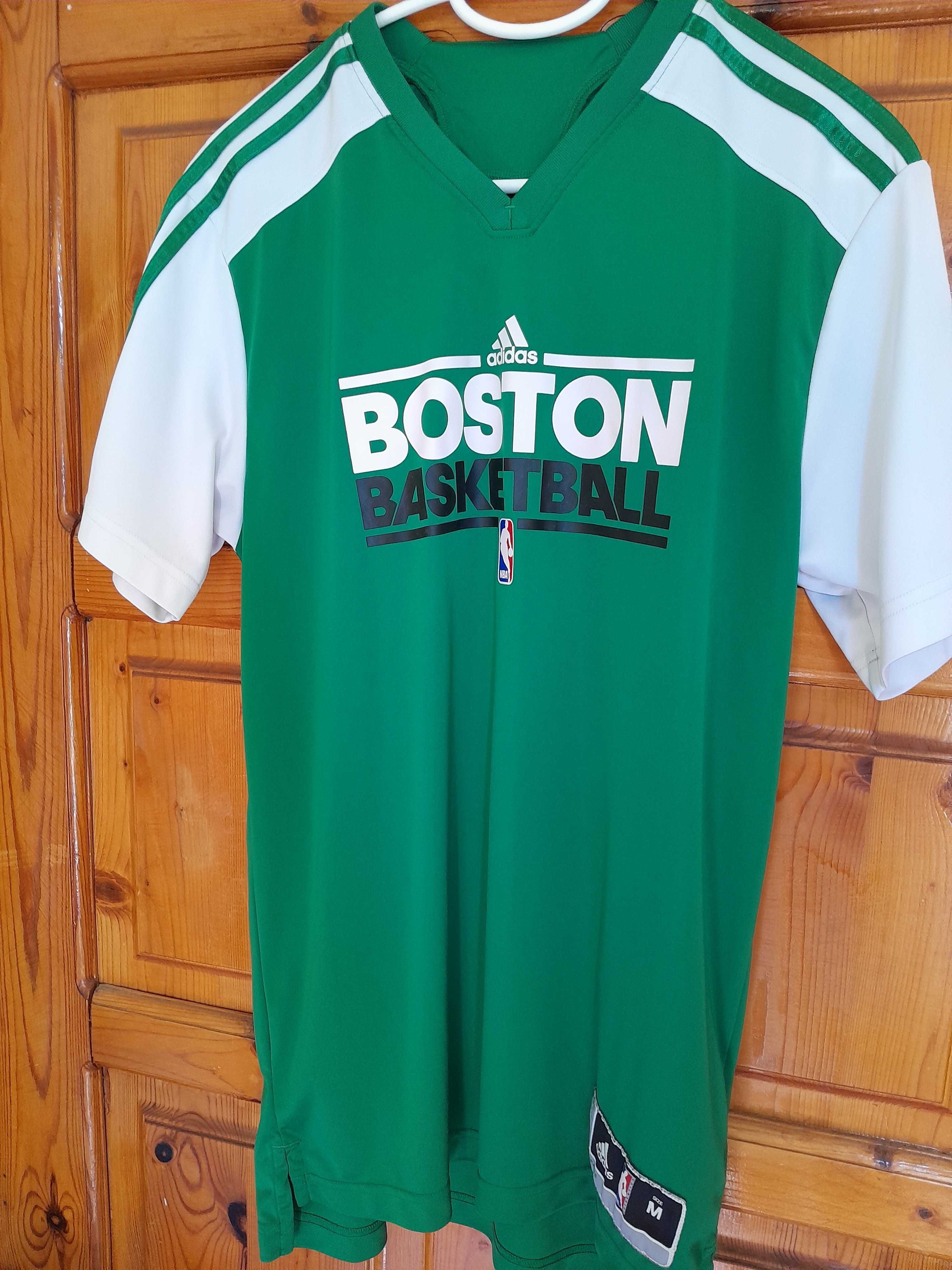 Продавам баскетболна тениска Boston Celtics